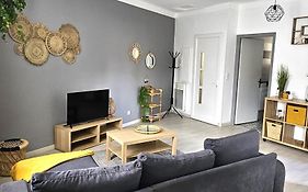 Appartement A Proximite De Toutes Commodites